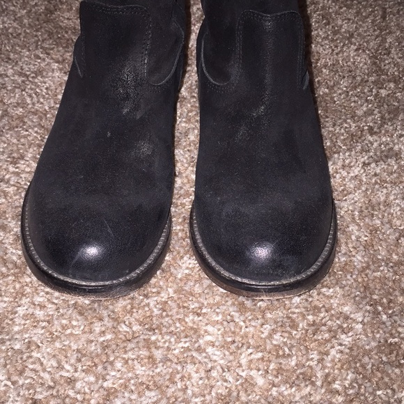 Barney’s - Picture 4 of 4